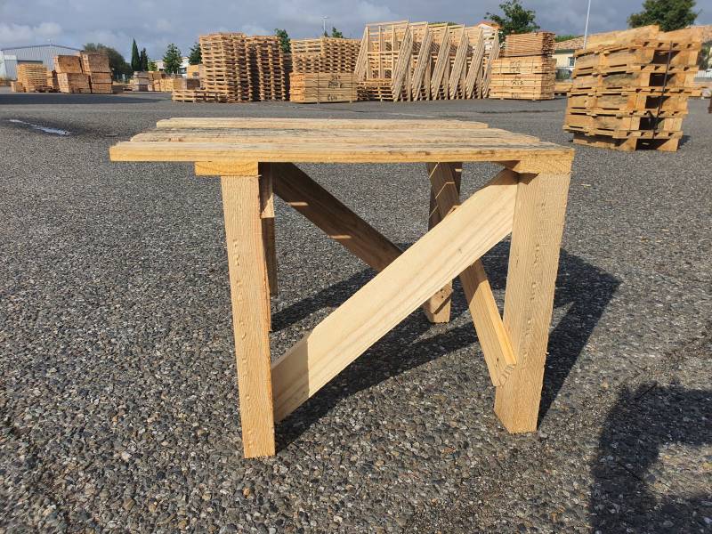 présentoir fait avec des palettes à Toulouse